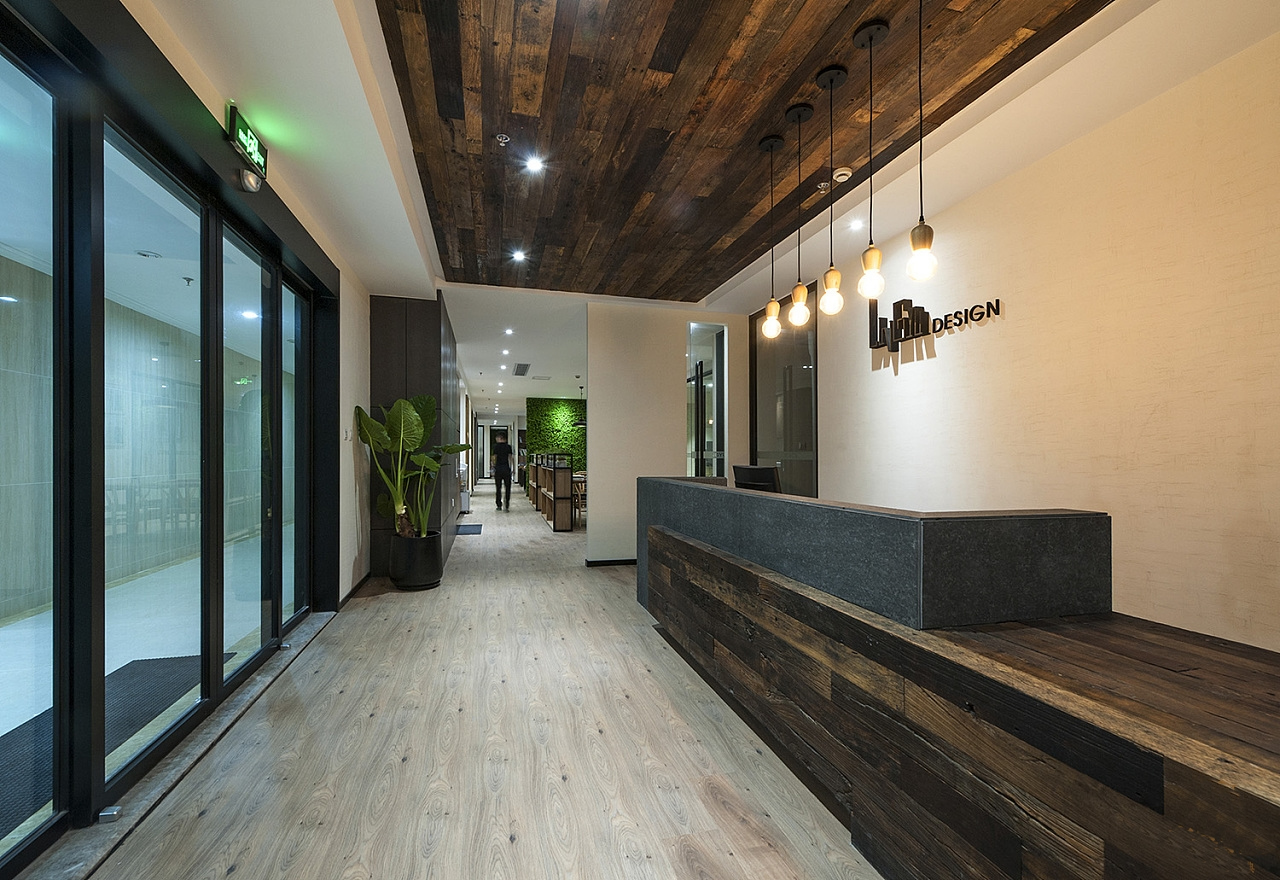 20181018024649755.jpg 辦公室前臺設計實景2